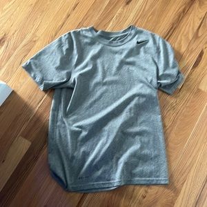 Mens Nike T Shirt Size Small - Pre owned - Good condition